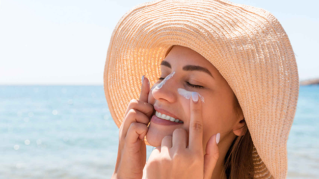 como cuidar la piel de la cara con protector solar